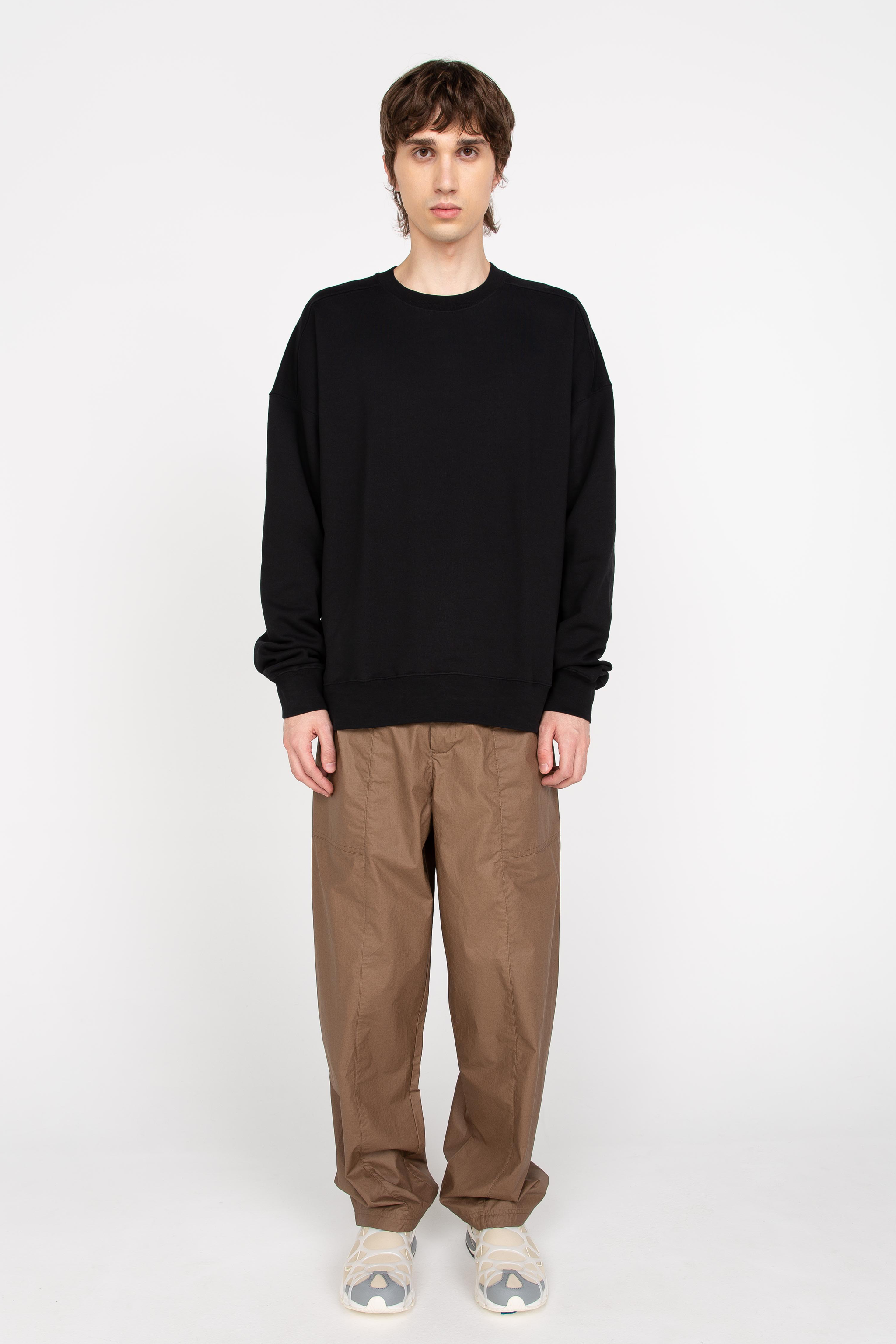 Black unisex sweatshirt